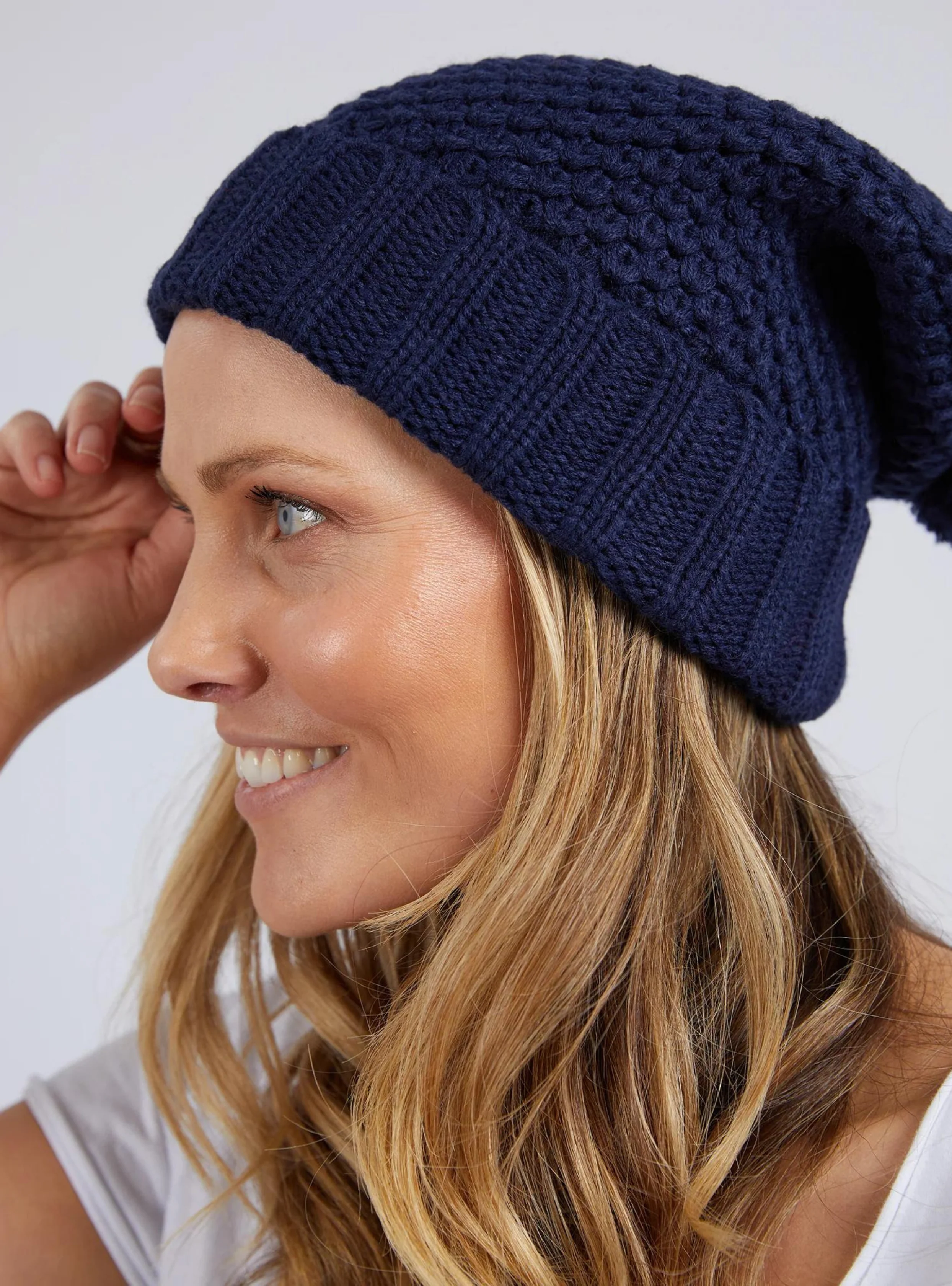 BERRY BEANIE - Navy - Image 2