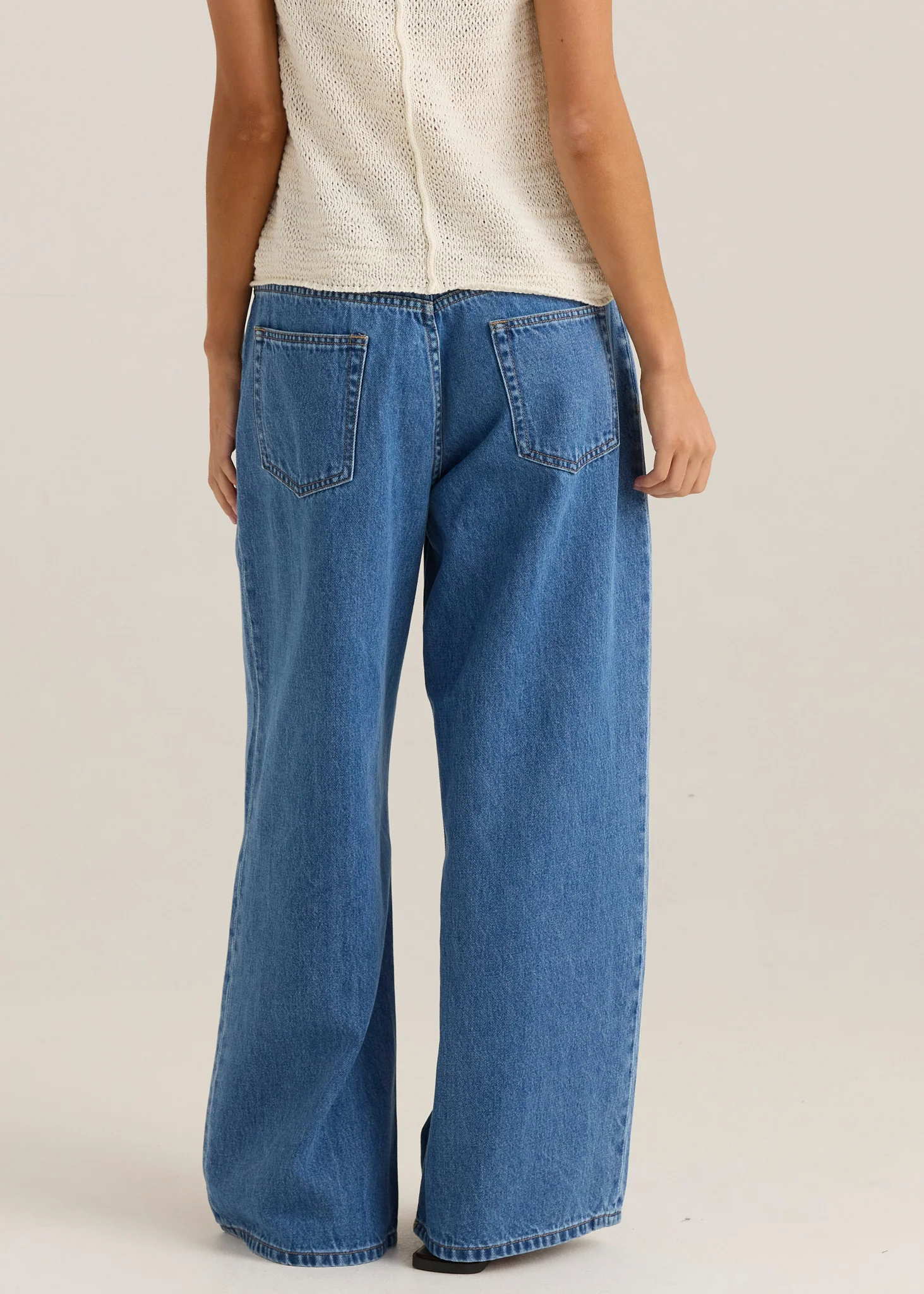 Yara Slack Pleat Jean - Classic Blue Wash - Image 4